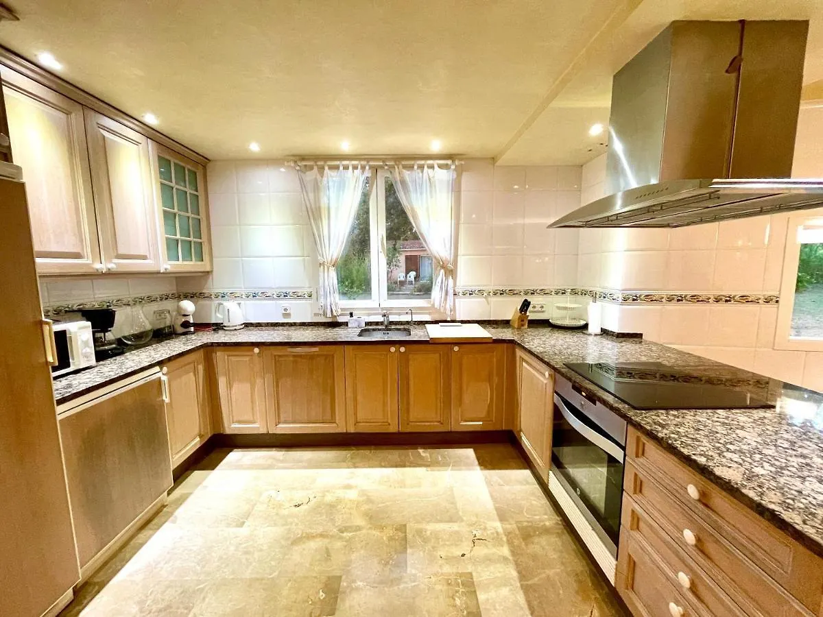 Holiday home Confortable Chalet Con Piscina Bunyola