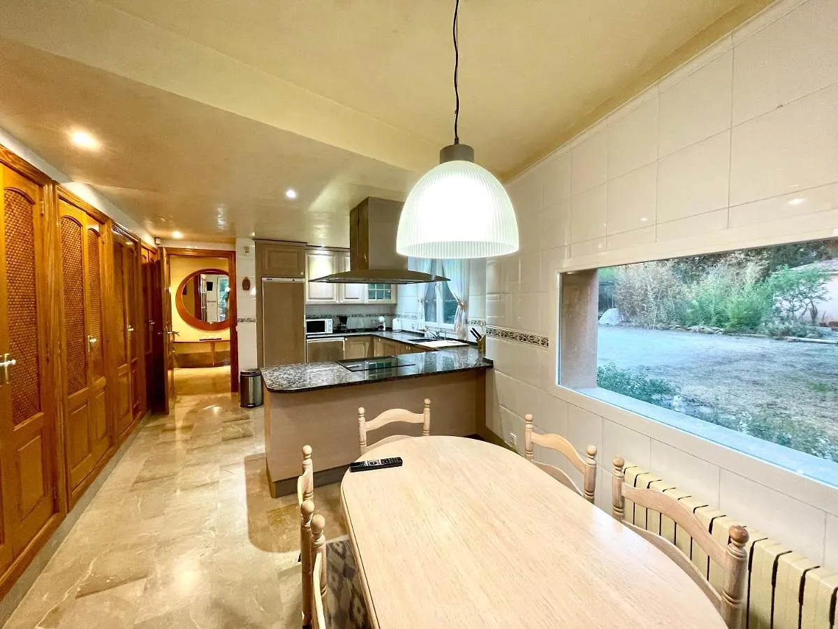 Holiday home Confortable Chalet Con Piscina Bunyola